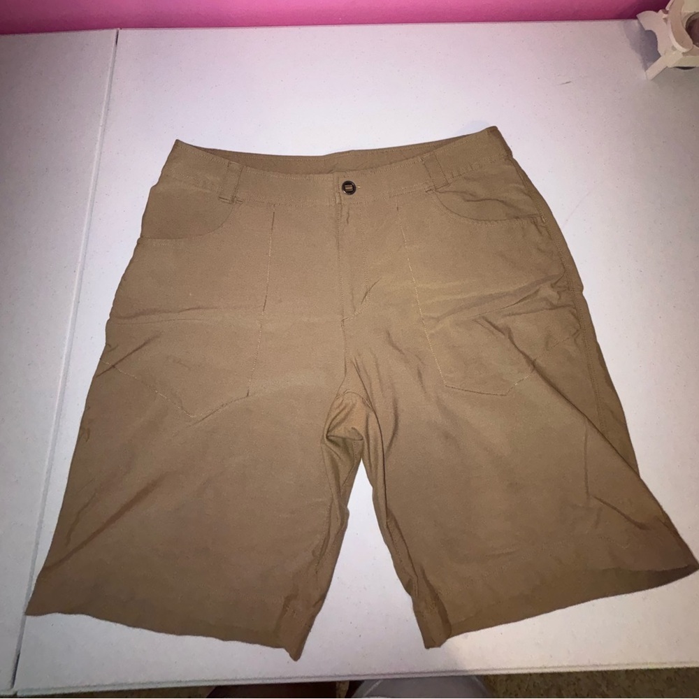 Columbia Men's Brown Cargo Shorts